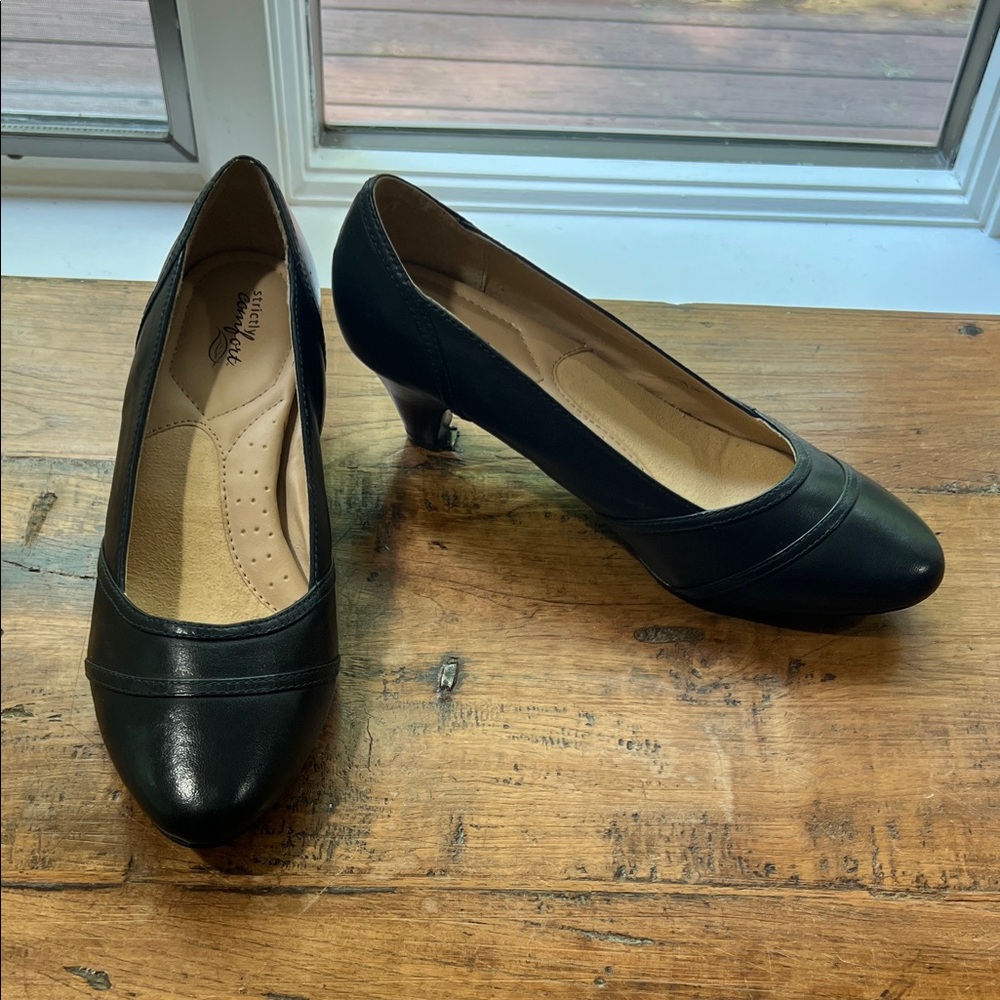 Strictly Comfort Deep Navy Leather Heels